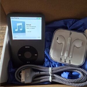 Apple iPod Classic Black with New Earphones and Cable